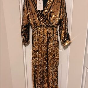Elegant Gold Sequin Long Sleeve Dress
